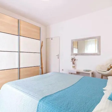 Apartman Eta Apartament *